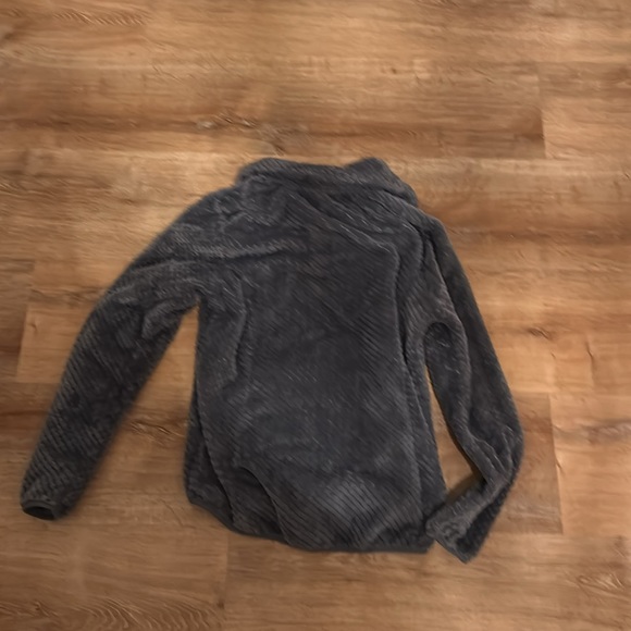 Soft grey Eddie Bauer sweater size small never worn in perfect condition! 🩶 - Picture 4 of 4